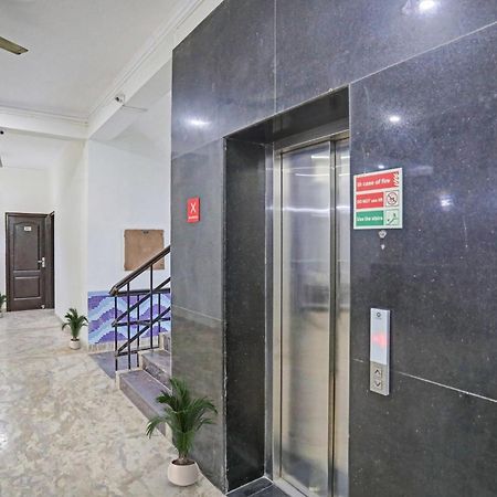 Hotel Townhouse The Premier View Near Iskcon Temple Noida Esterno foto