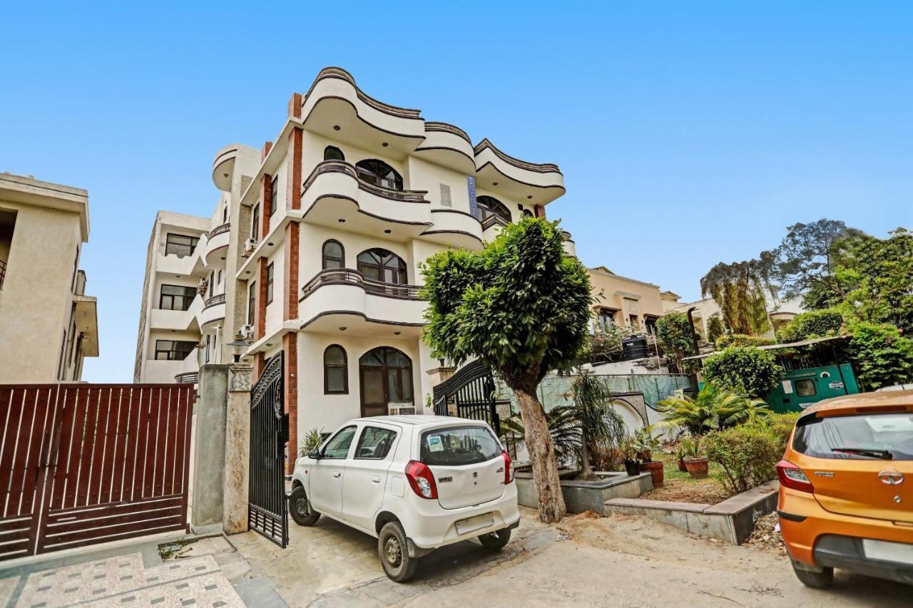 Hotel Townhouse The Premier View Near Iskcon Temple Noida Esterno foto
