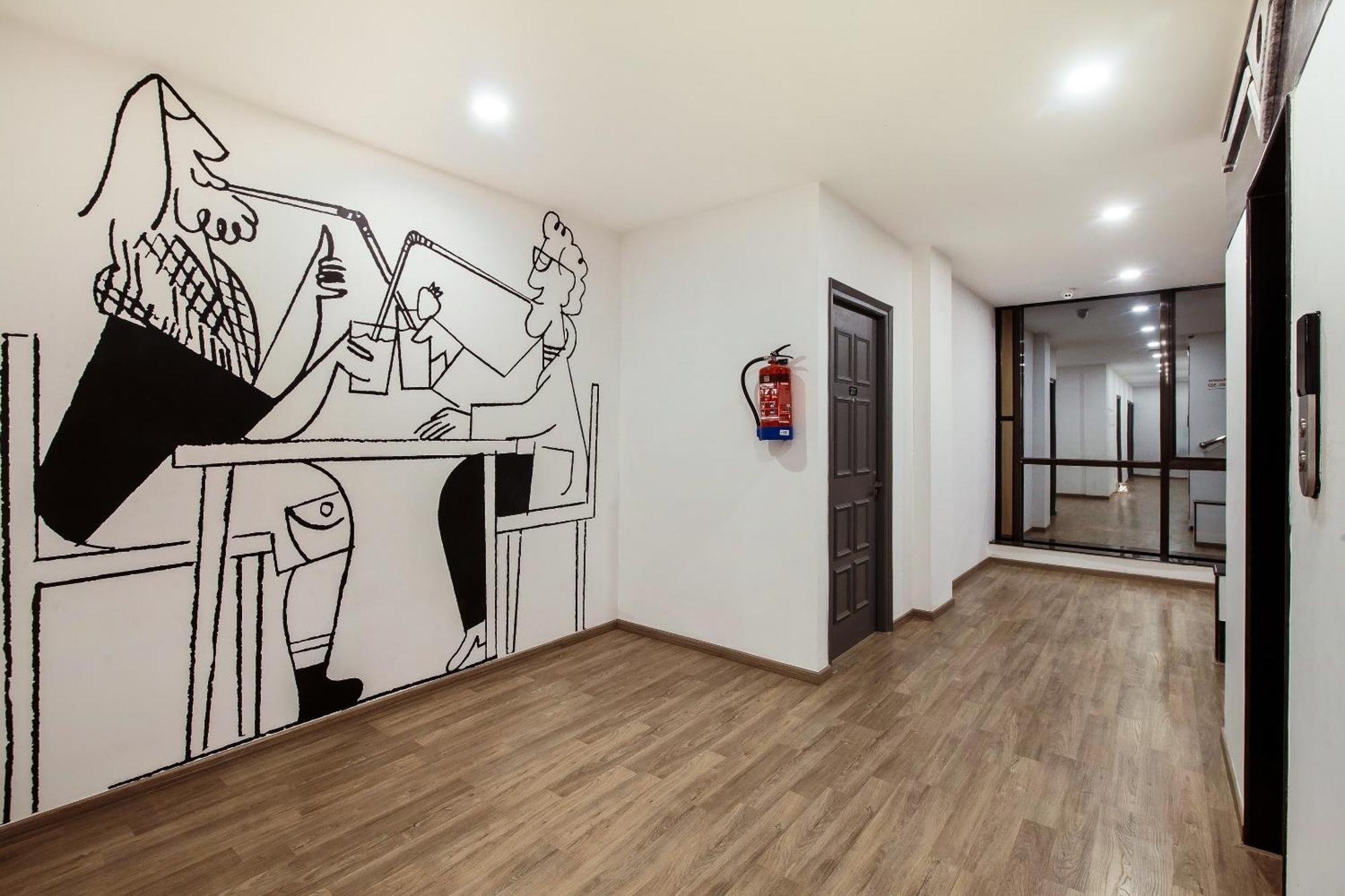 Hotel Townhouse The Premier View Near Iskcon Temple Noida Esterno foto